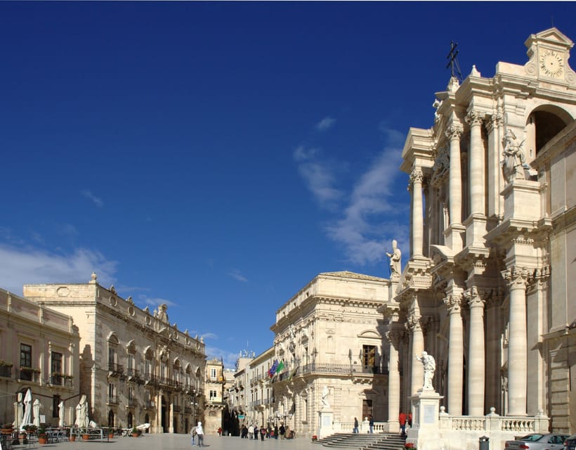 From Catania: Syracuse, Ortygia, and Noto Tour - Ortygia’s fortified island: myths at the Fountain of Arethusa and Baroque edges