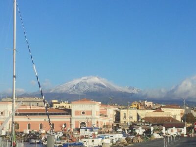 Full-Day Etna and Taormina Combination Tour - The Catania pickup rhythm and the small-group advantage
