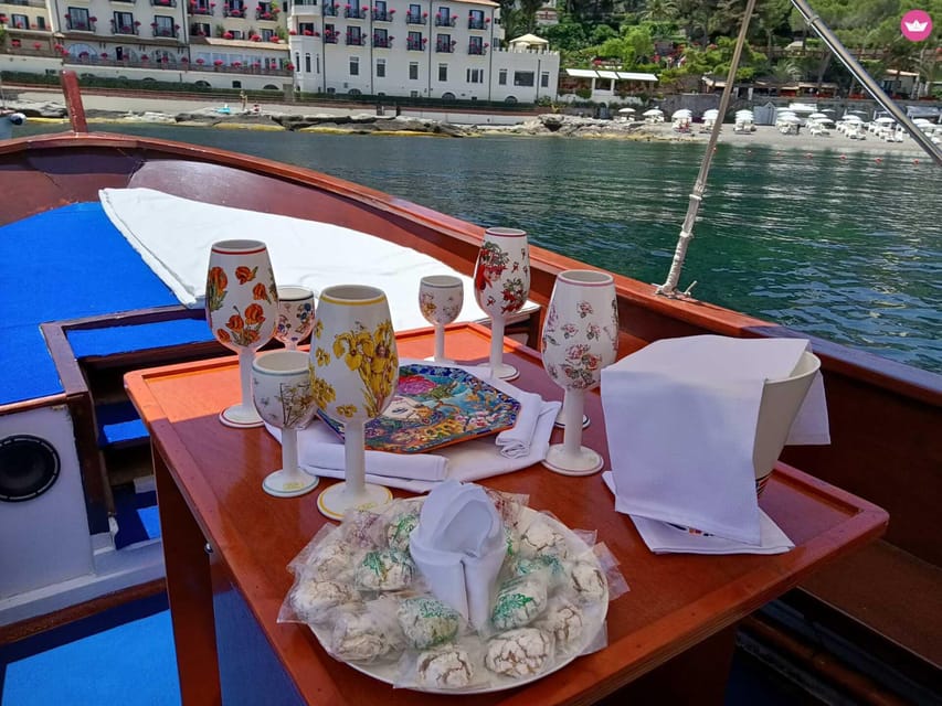 Giardini Naxos: Isola Bella and Grottos Cruise with Aperitif - Getting started at La Sirena, and why the meeting point matters