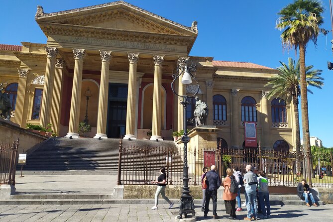 Markets and monuments: walking tour and street food in Palermo - Dainotti’s da Arianna and the Palermo Fry Stop