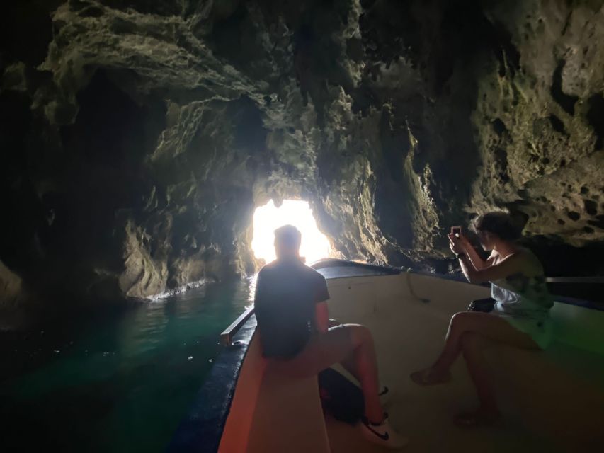 Syracuse: Boat Trip of Ortigia Island and Sea Caves - From Pizzeria K7 to Umberto I Bridge: getting your bearings fast