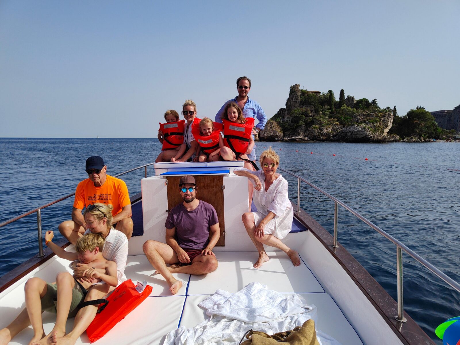 Taormina: Coastline Boat Tour with Aperitif and Snorkeling - Why the Taormina coast fits perfectly into a 2-hour boat trip